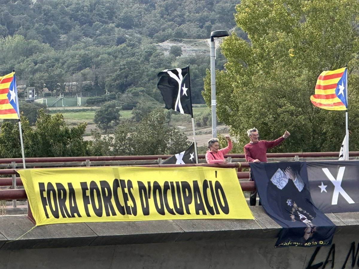 A Gurb, un diumenge més, continuem amb l’acció
#PontsPerIndependència
PERSISTIM i PERSEVEREM en la lluita per la LLIBERTAT i la INDEPENDÈNCIA de CATALUNYA.⬇️