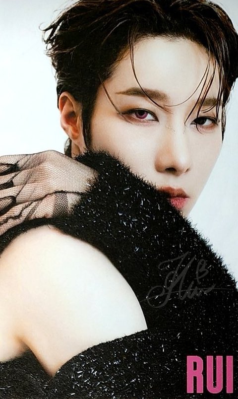 dansedupapiIIon's tweet image. OMG THIS FACE ECONOMY 🩷🩷🩷