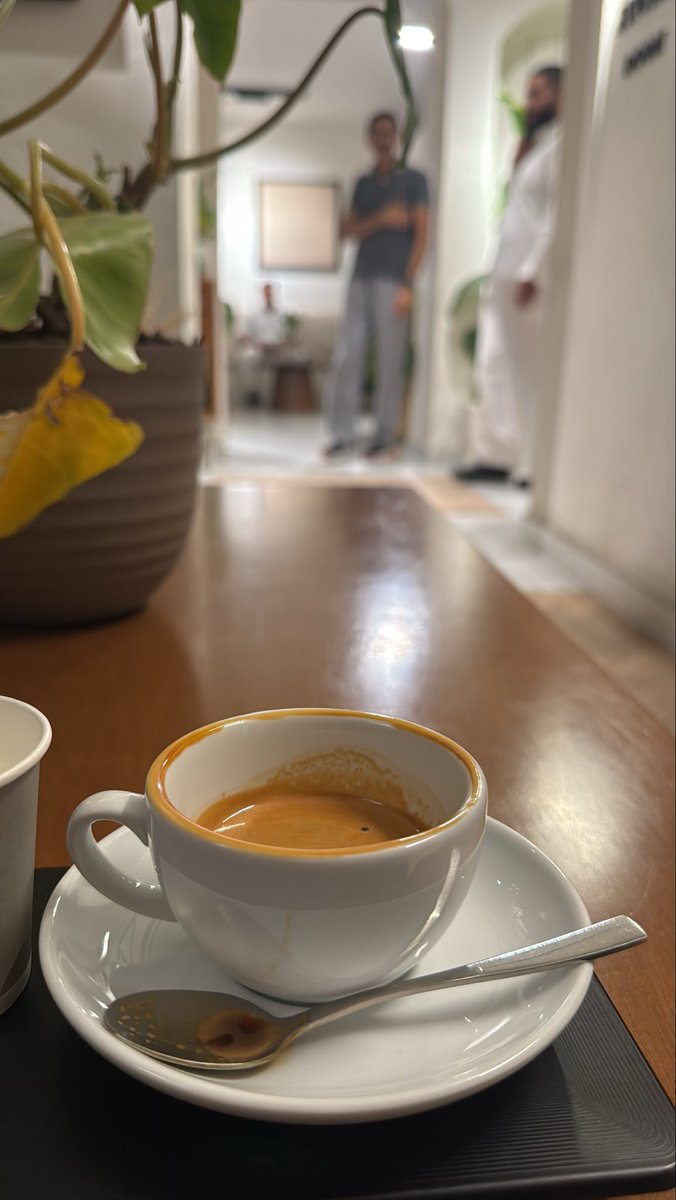 الاحد الصامتت 😶.