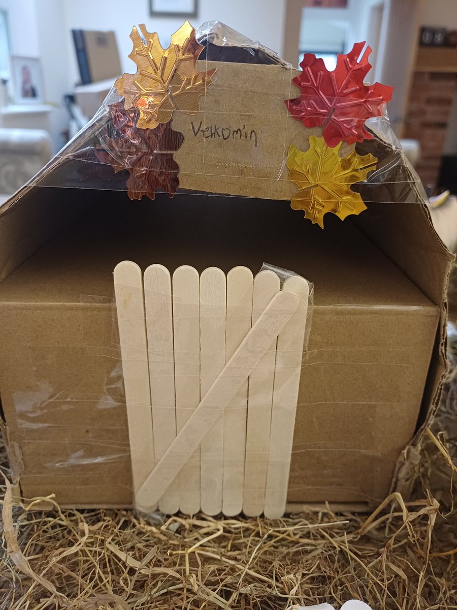 KateHazelwood4's tweet image. As I sit here building a viking house with my 7yo I&apos;m reminded why I went into secondary teaching instead of primary!! 🙈🥴🫣😆 #edutwitter #homework #primary #history #sendwine
