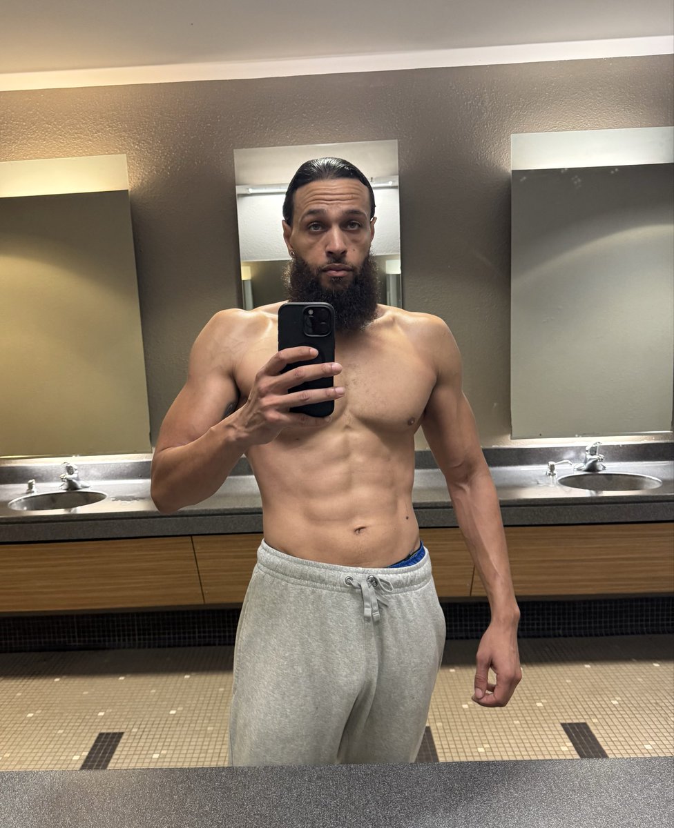 beardgod369's tweet photo. https://t.co/FVipfiJRPP https://t.co/4r1ToG1yj4
