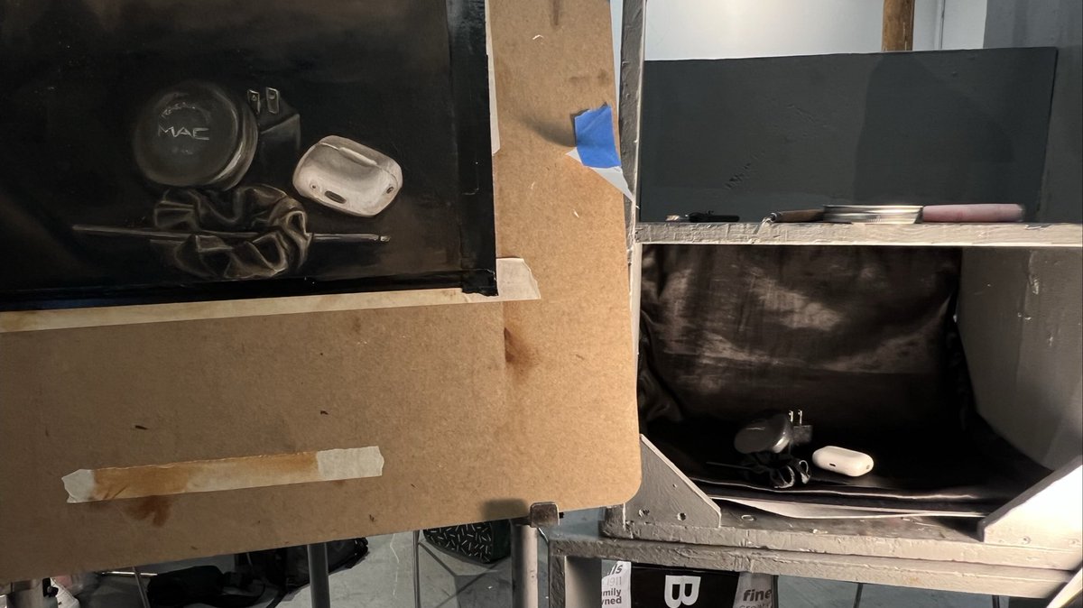 tob1erone's tweet image. a random still life from art school