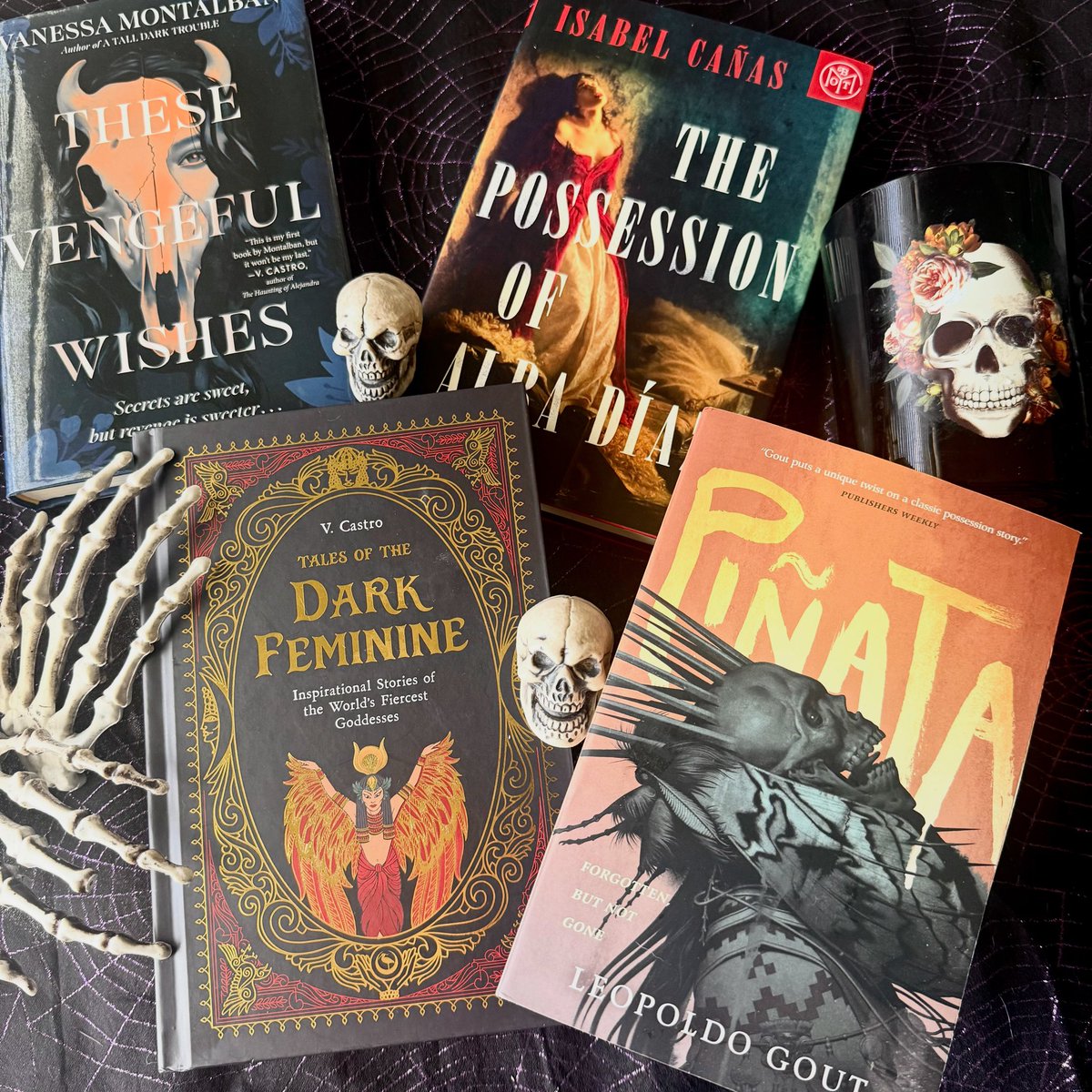 Taliloveshorror's tweet image. Horror books by Hispanic authors from my. collection for Hispanic Heritage month
#bookcommunity