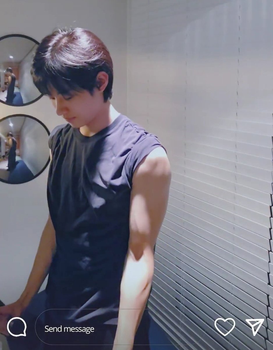 everything_idid's tweet image. .@IDID_starship’s Jang Yonghoon on a new post

#IDID #아이딧 #I_did_it 
#제멋대로_찬란하게 #CHAN_RAN