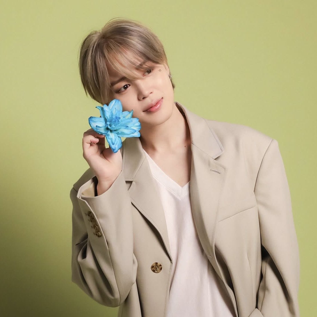 BTS_Thailand's tweet photo. Happy Jimin Day 🎂 
สุขสันต์วันเกิดจีมินนี่ ขอให้เป็นที่รักของทุกคนตลอดไปน้าา 💜 @BTS_twt 

#지민 #Jimin #HAPPYJIMINDAY https://t.co/BB4DGUK6CH
