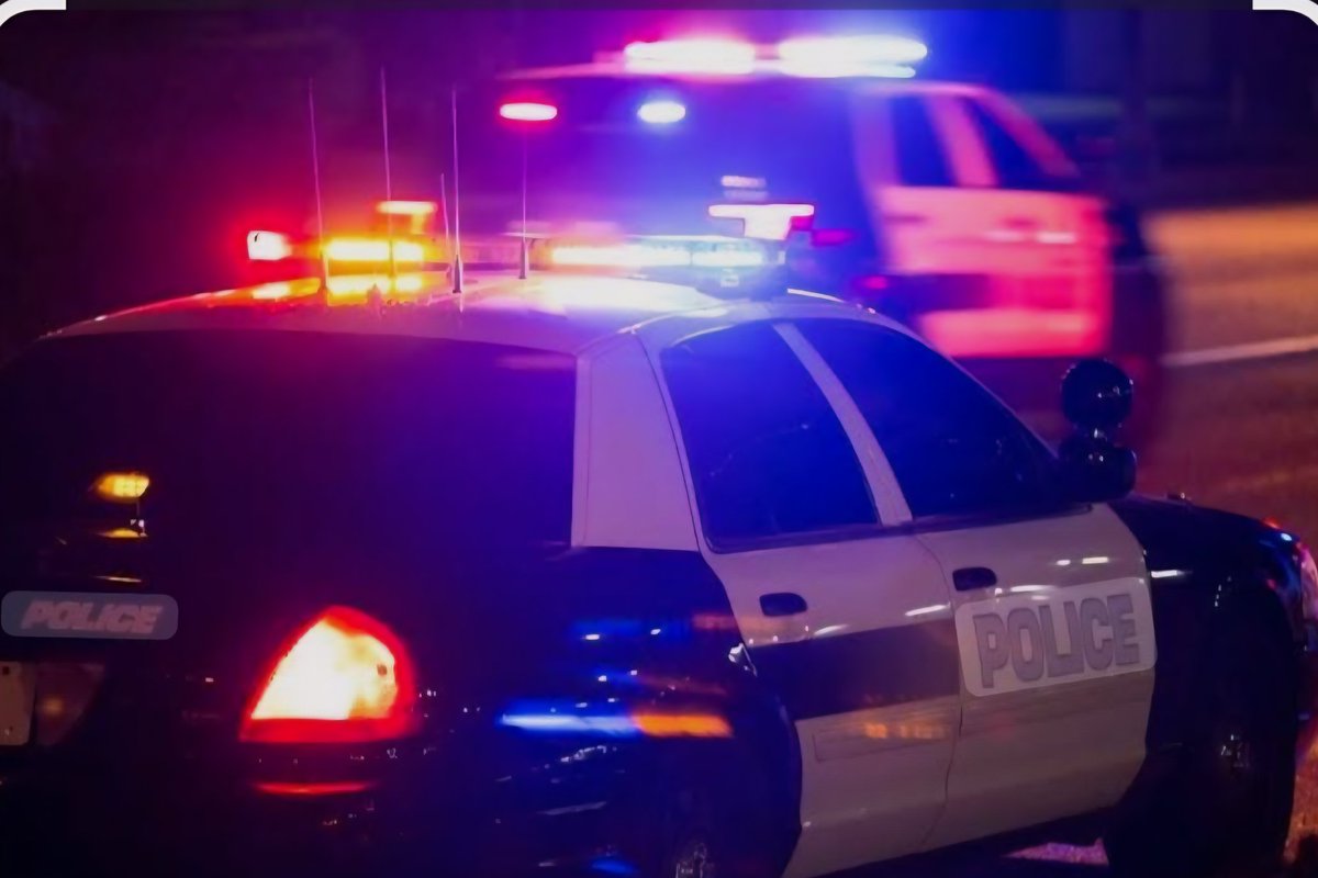 FACTMATTER2024's tweet image. 🚨#BREAKING🚨
Four dead and 20 more injured in a shooting at a bar on an idyllic South Carolina island.

 A mass shooting at a crowded bar on an idyllic South Carolina island has left four people dead and at least 20 injured, officials say.

The shooting occurred early Sunday at…