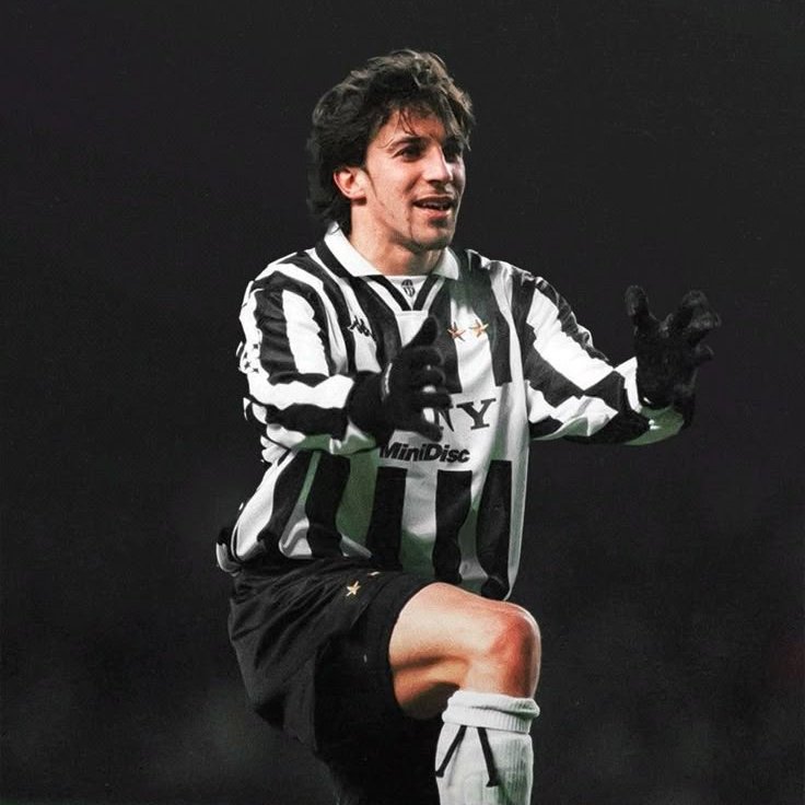juven_xtra's tweet photo. 🇫🇷🗣️ Zinedine Zidane: "I've been fortunate enough to play with many great players, but Del Piero had something 𝐬𝐩𝐞𝐜𝐢𝐚𝐥."

Zidane 🤝 Del Piero https://t.co/5dE6s0mp2q
