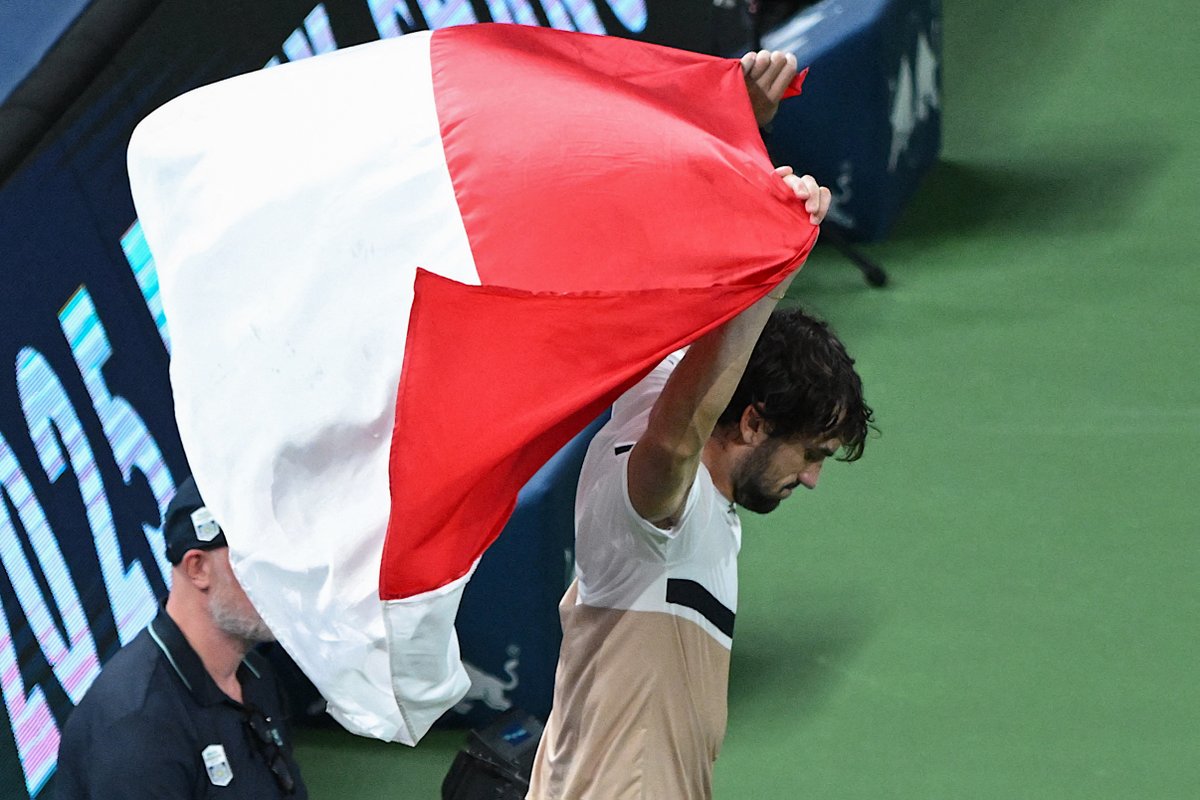 F3cotedazur's tweet image. "Merci à Monaco !" Valentin Vacherot, vainqueur du Masters 1000 de Shanghai et pur produit du tennis de la Principauté

france3-regions.franceinfo.fr/provence-alpes…  #master1000 #Shanghai