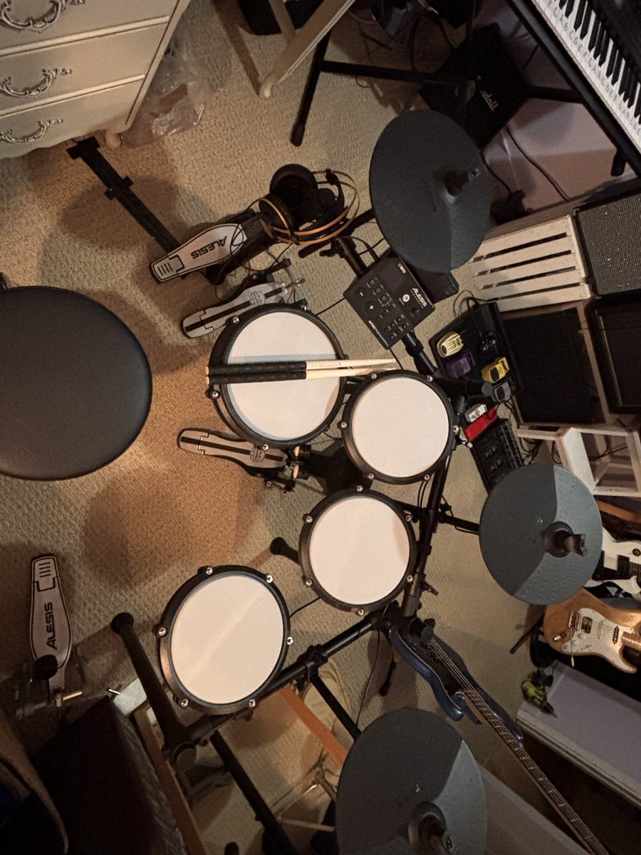 Tripevl's tweet photo. A little upgrade to the kit. Now, learn to play dbl kick 😐 https://t.co/rkRKN0fZ9w