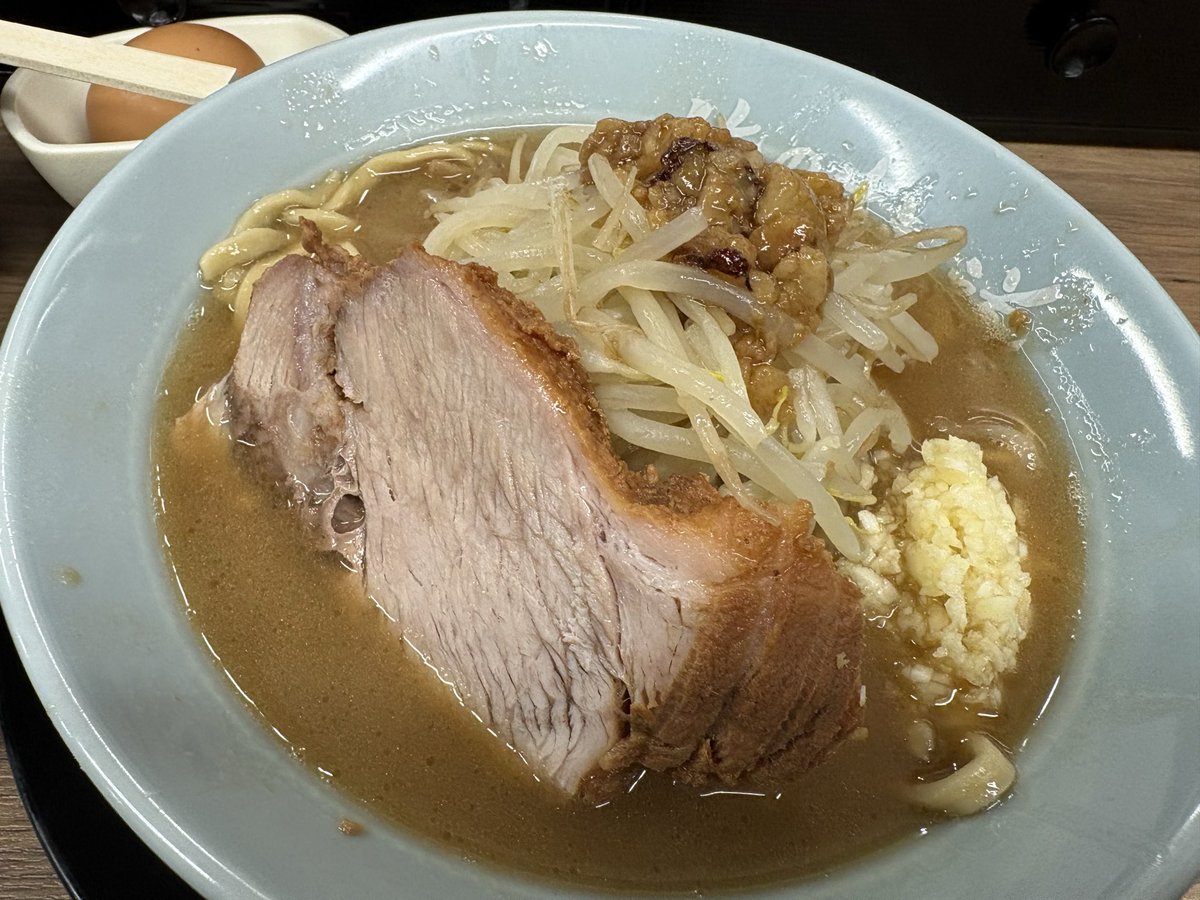 RAMEN_PAKUPAKU's tweet photo. 嫌なことあってもラーメン食べたらどうでも良くなるのほんとにすごい https://t.co/KDL81oUmBc