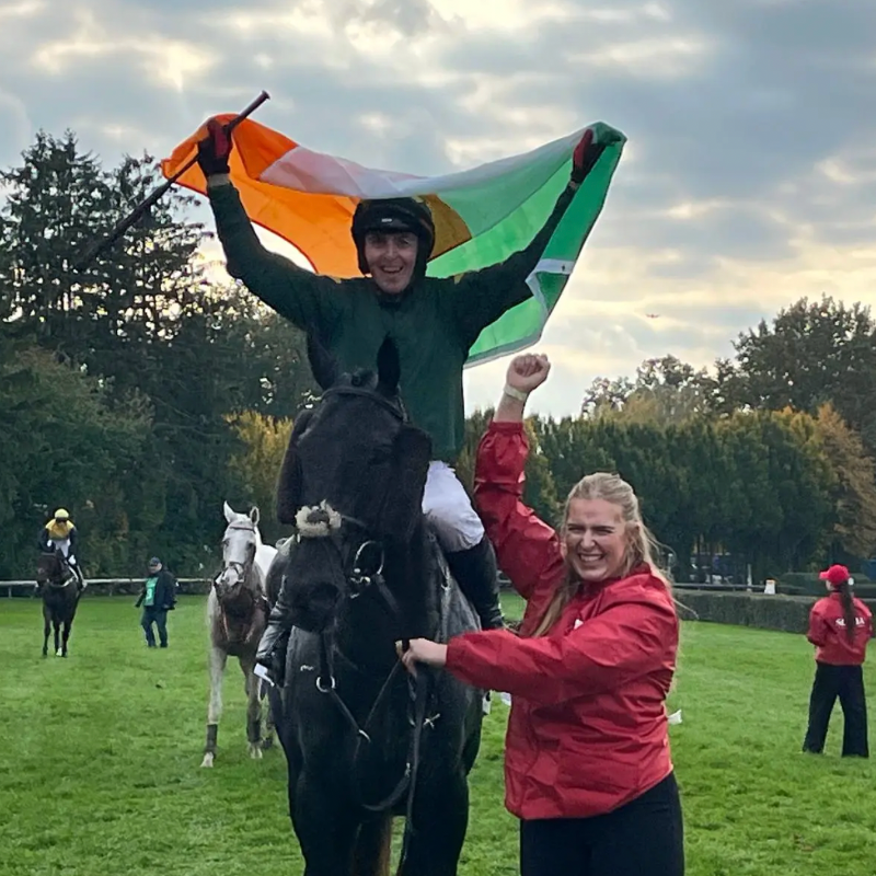 RacingTV's tweet photo. 🇮🇪 “It’s unbelievable, Keith gave the horse a super ride"

Joy for @gavincromwell1 and Keith Donoghue as Stumptown rules in the Velka Pardubicka