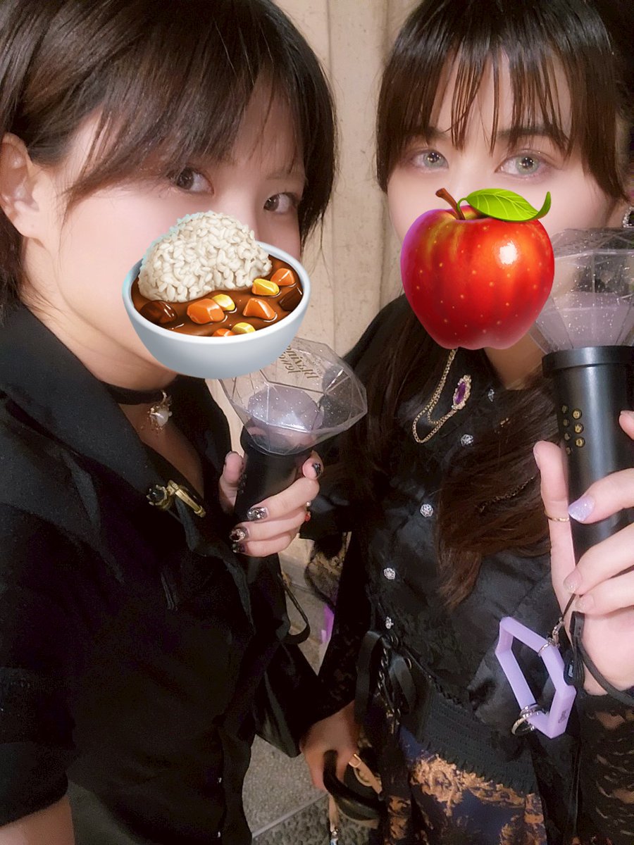 usata1221's tweet photo. 一日目夜公��で
参戦してきました!!!
人生初のライブめちゃ良かった🥹
席もB席で残念だと思ってたけど
前の方で顔まで見れました🥲
とても楽しかった!!!!

#ブレイジングジュエル 
#ツイステ 
#ツイステッドワンダーランド https://t.co/GiTRIWBEIf
