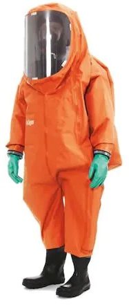 Stage de fin de DUT. Je travaille sur un produit dangereux. Je suis en scaphandre étanche alimenté par un tuyau. Je dois faire des opérations simples mais je n'y arrive pas, j'ai l'impression d'être ivre car je suis sous O2 35%, le technicien s'est trompé dans la saisie du %.