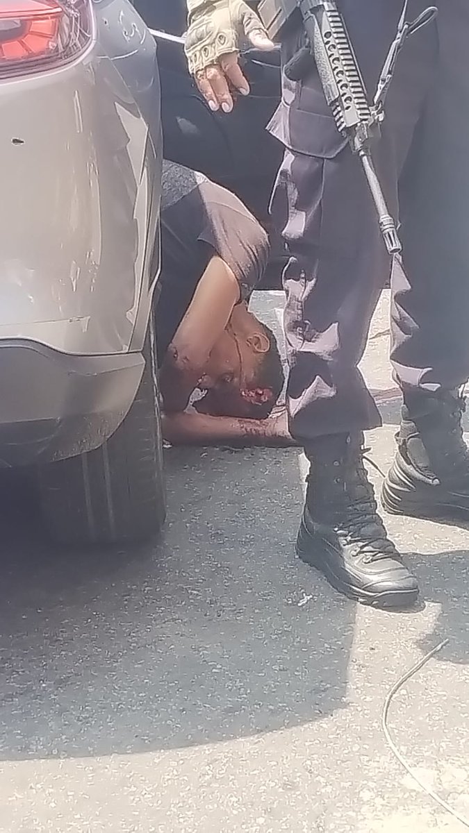 Caxiasmidia's tweet photo. Bandidos da Vila Norma foram atravessar Nilópolis e deram de cara com os PMs. https://t.co/OtRCuH2DmX