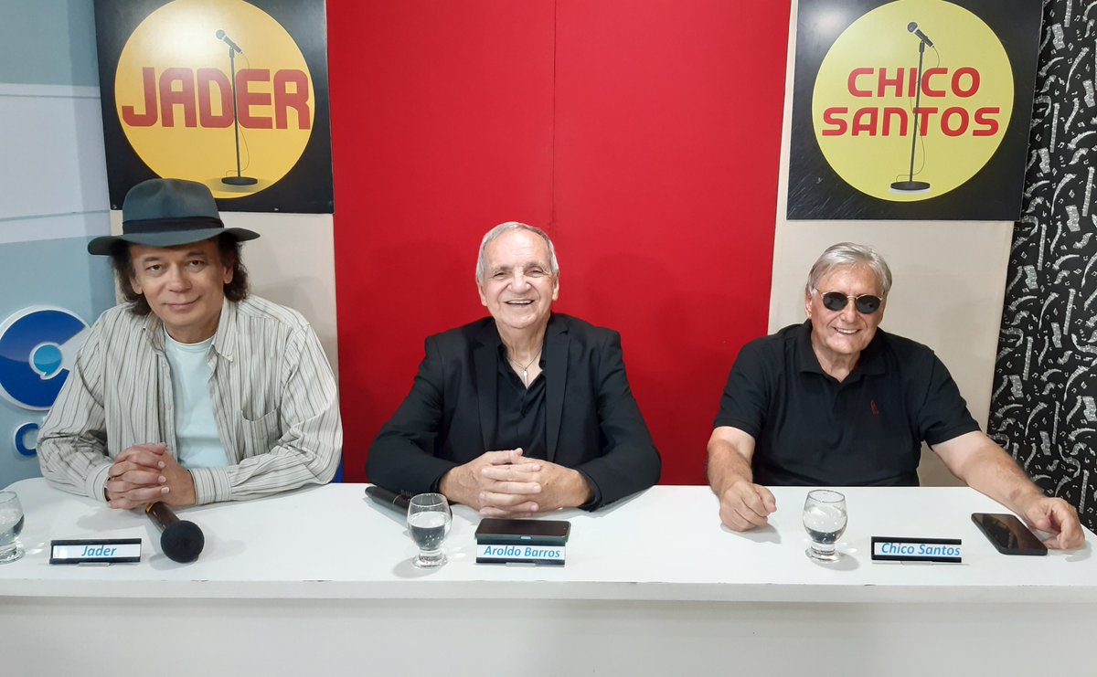 jadercantor's tweet image. Hoje tem a reprise do SHOW DO CARLOS MAGALHÃES na TV CIDADE (Teresópolis, RJ) e para mais 13 Emissoras de TV no Brasil 📷📷📷📷📷📷📷 📷
Na foto: Eu, Aroldo Barros (Cantor / Comunicador) e Chico Santos (Diretor Musical / Cantor)
#cantor #compositor #singer #songwriter #cantante