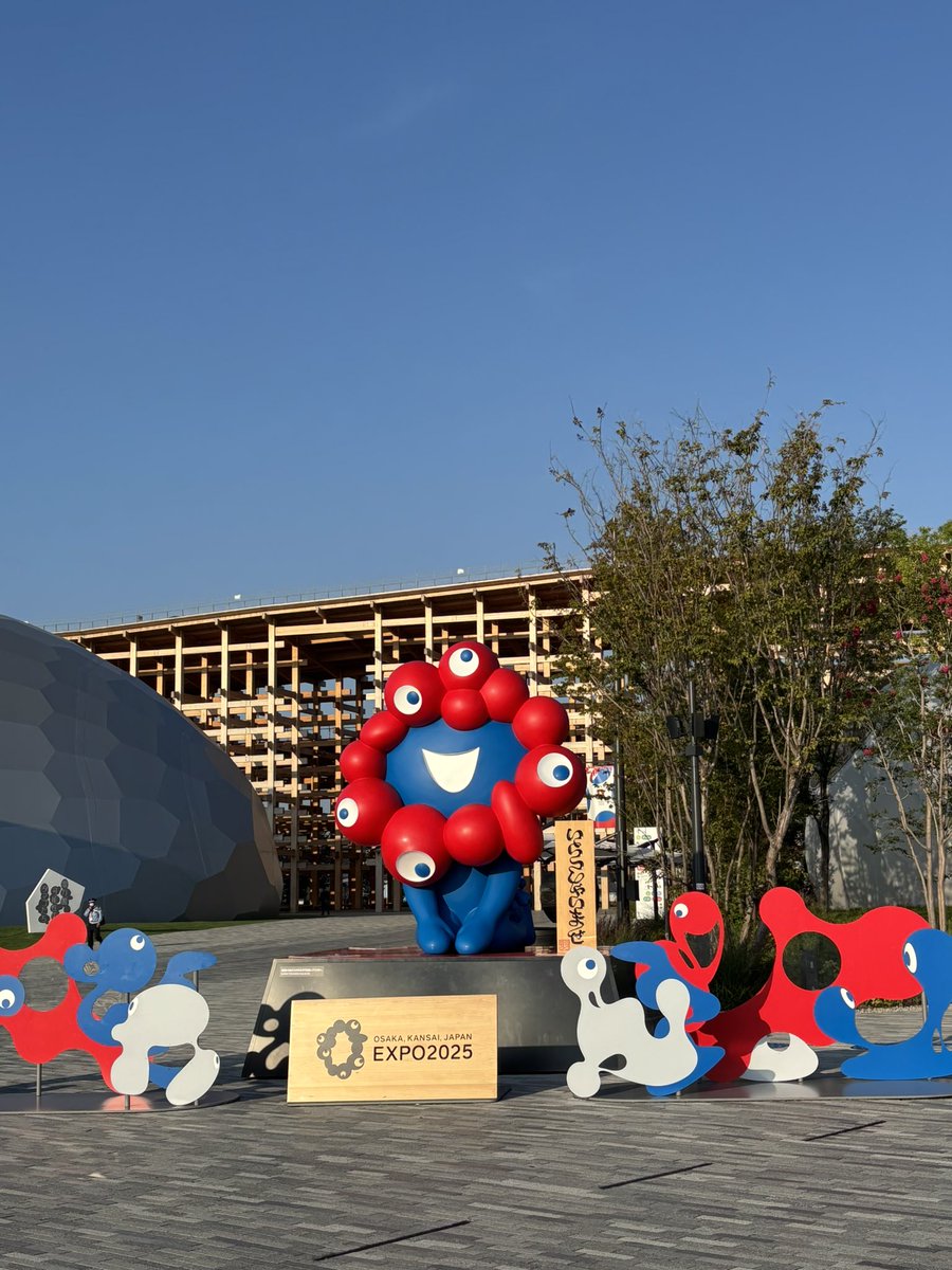 Chickengrunt52's tweet image. 閉幕前日にして仕事納めてきた
半年間お世話になりました
またね！ミャクミャク！