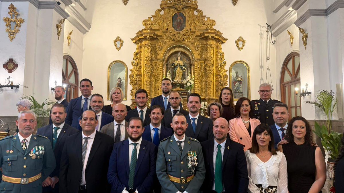 pp_armilla's tweet photo. Hoy celebramos en nuestra ciudad el #DiadelaHispanidad y el #DiadelPilar acompañando a los miembros de la comandancia de la @guardiacivil del puesto de Armilla
Sus agentes son ejemplo de entrega, valor y honor al servicio de todos los españoles.
Viva España y la Guardia Civil 🇪🇸 https://t.co/pyz3MoNYK7