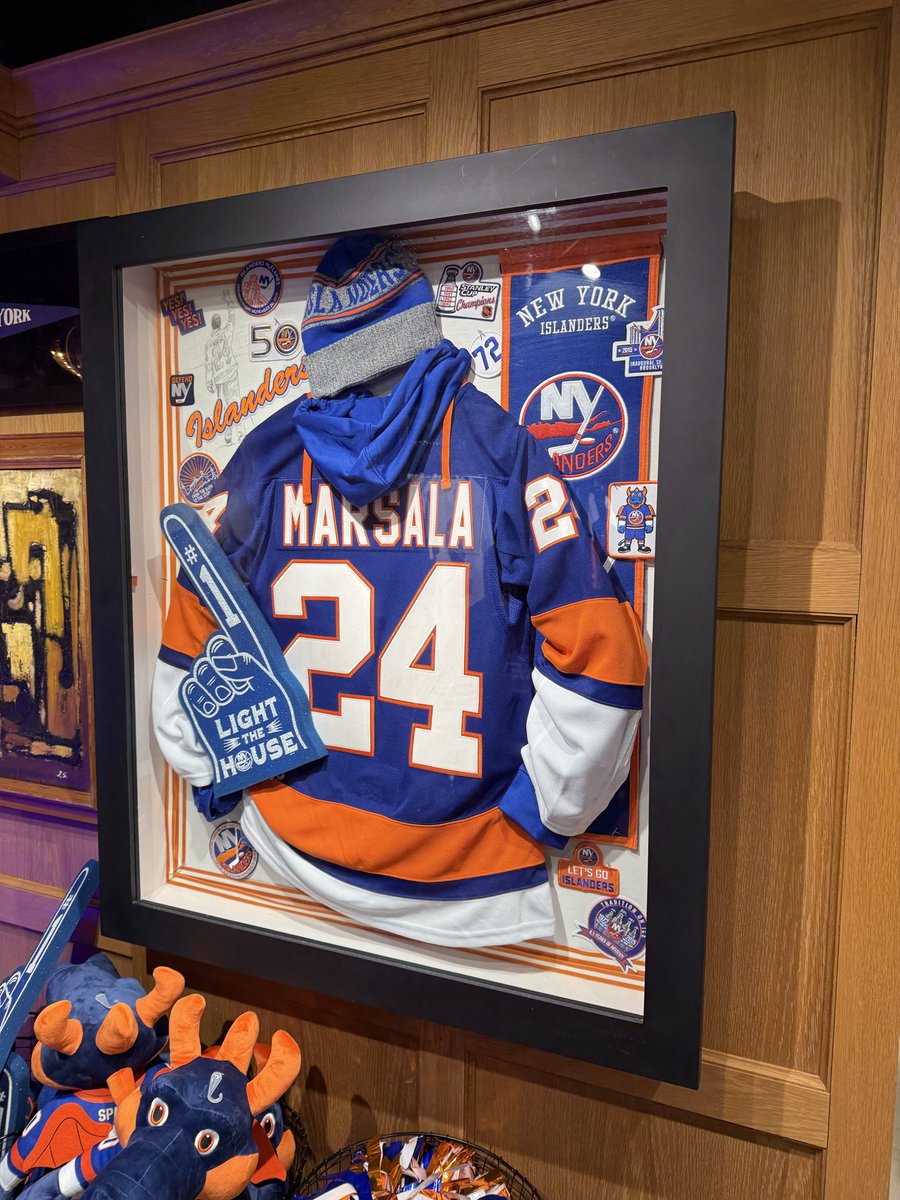WillChiarucci's tweet image. This is a really awesome tribute to Bobby Marsala. RIP Bobby. #isles