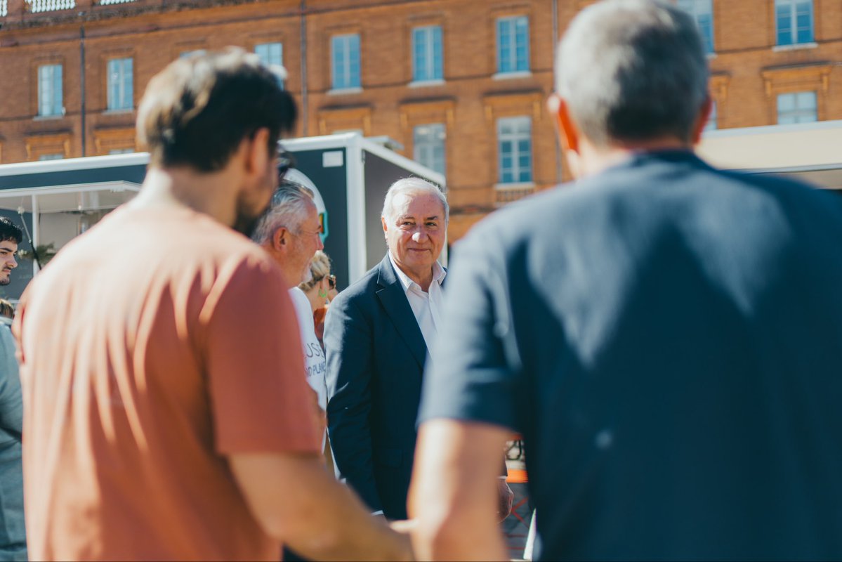 🌳 Passage au Festival Toulouse Innovante et Durable, sur la place du Capitole !

👏 Bravo aux exposants et aux nombreux participants aux ateliers qui font de Toulouse une capitale végétale.