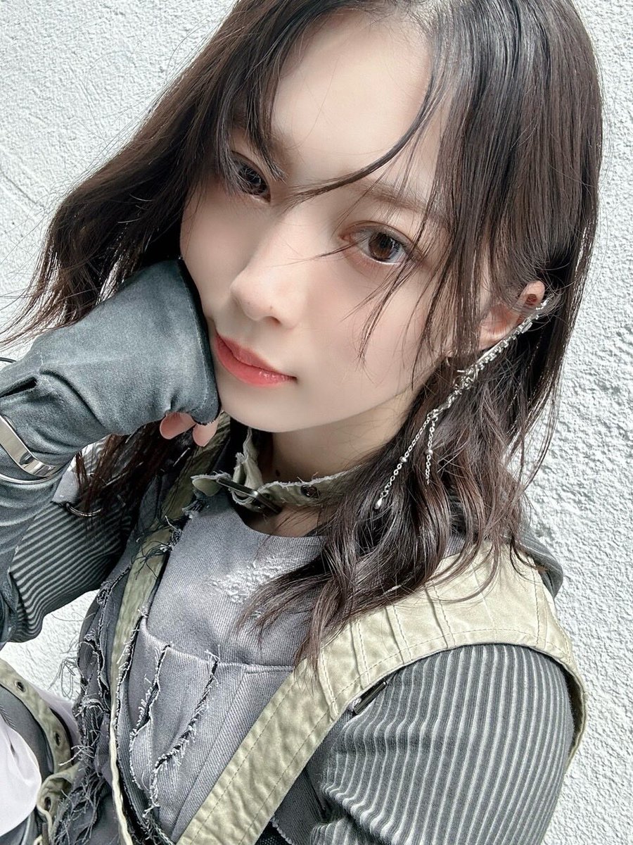 ひかるさんブログ更新ありがとう😻😻
色んなひかるさんが見れて嬉しいです⊂( ᴖ ̫ᴖ)⊃
12thお肌キュルキュルでかわいいのに10thイケメンで😇🪽
いのうえの笑顔私も大好きでございます💗

#hikarublog