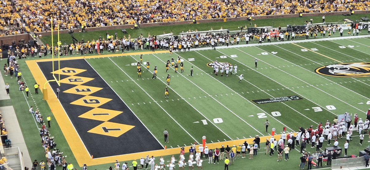 DeJuan (@dejuanlstl) on Twitter photo 