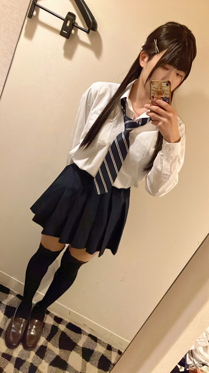 hina_1024_02's tweet photo. 毎回ポーズも構図も似たり寄ったりでどうにかしたい。
表情管理上手い人達ってどうしてなんだろ
 #男の娘  #女装  #おとこの娘 https://t.co/ZufOQdDYHv
