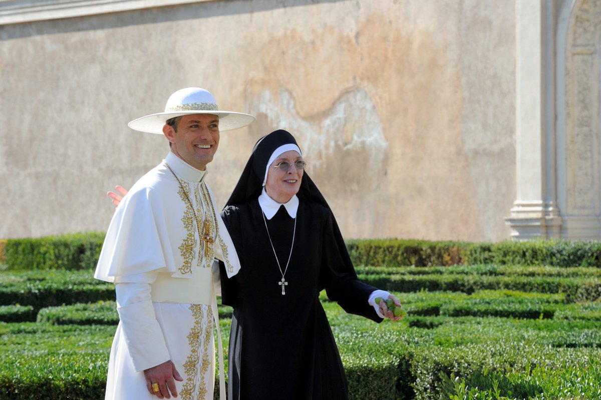 We are deeply saddened by the loss of the wonderful Diane Keaton.

We had the privilege of working with her on Paolo Sorrentino's The Young Pope. Her talent and dedication inspired us all.

Our heartfelt condolences go out to Diane's friends and family.

📷 Gianni Fiorito