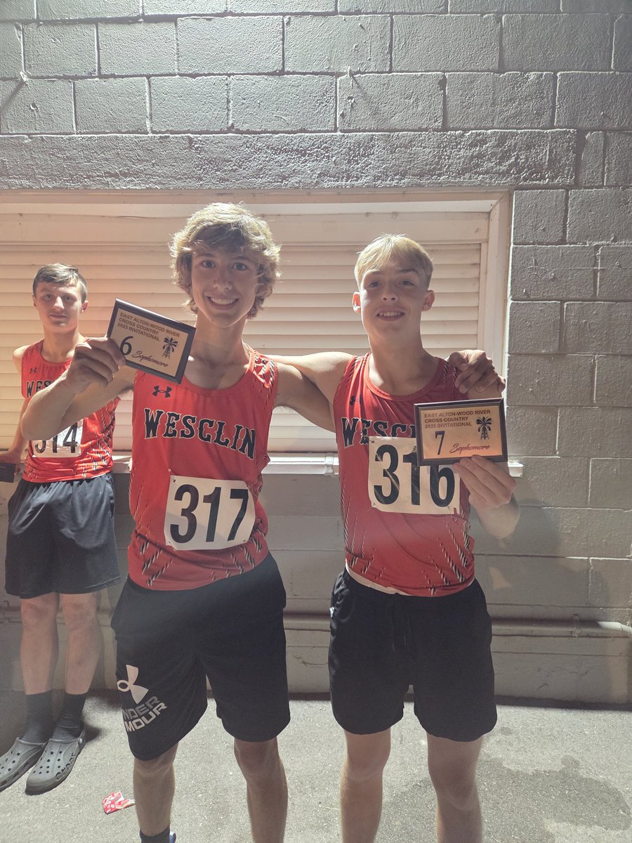 It's always fun to race at Wood River at night! The kids brought home a lot of hardware last night, plus the sophomore duo of Bennett Gall and Jo Jo Fleming had to take the coveted 6th and 7th plaques home to cap off the night