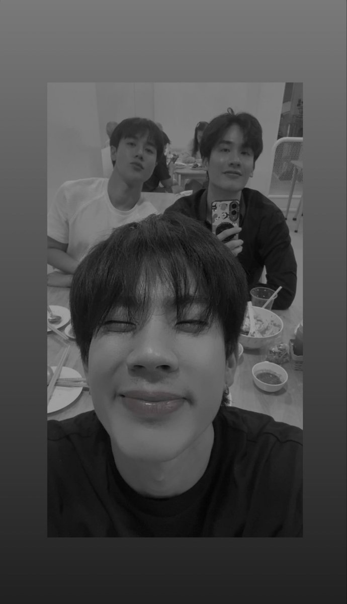 TayTawanMyanmar's tweet image. Fav Gang Ever💚💙💛

#Tawan_V #OffJumpol #ArmWC 
#91Liners