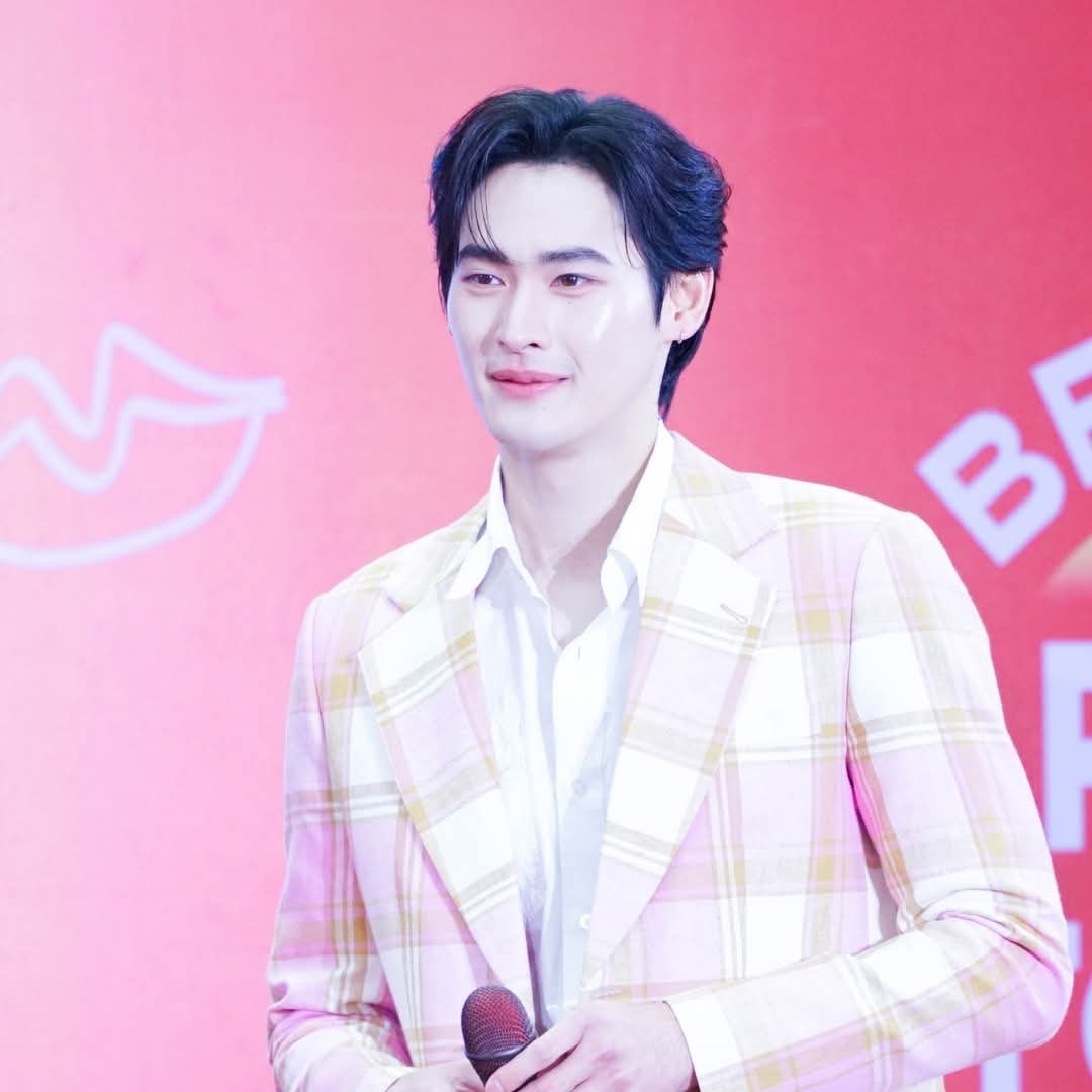 DataStForKAO's tweet image. 🌒 Kao Night 💫✨
@numberx9th 

🌌 May you wake up refreshed and ready for a new day. 🤲🏻😽💤
 
(#งุ้งงิ้งๆของนพเก้า #number_9th )