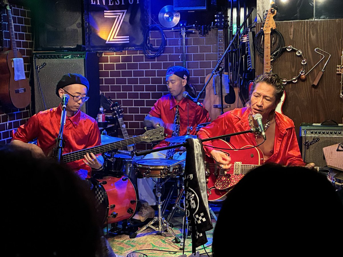 sanapoe's tweet photo. #結音
#junksickjack
#livespotz
貴重なジャンク見てきました。
バンドバージョンの曲は厚みが出ていいね。 https://t.co/mooX5ztckc