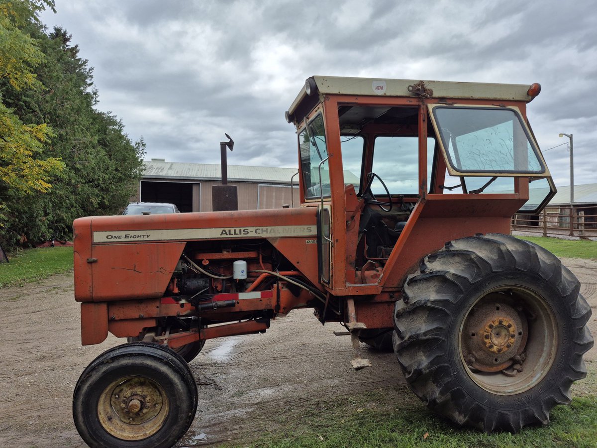 KelseyBanks's tweet photo. FOR SALE: Allis-Chalmers 180, in working condition, but it’s a part of our antique collection. Located in Amaranth (near Orangeville), ON. Asking $6000 #ontag https://t.co/MB3PMTcOYX