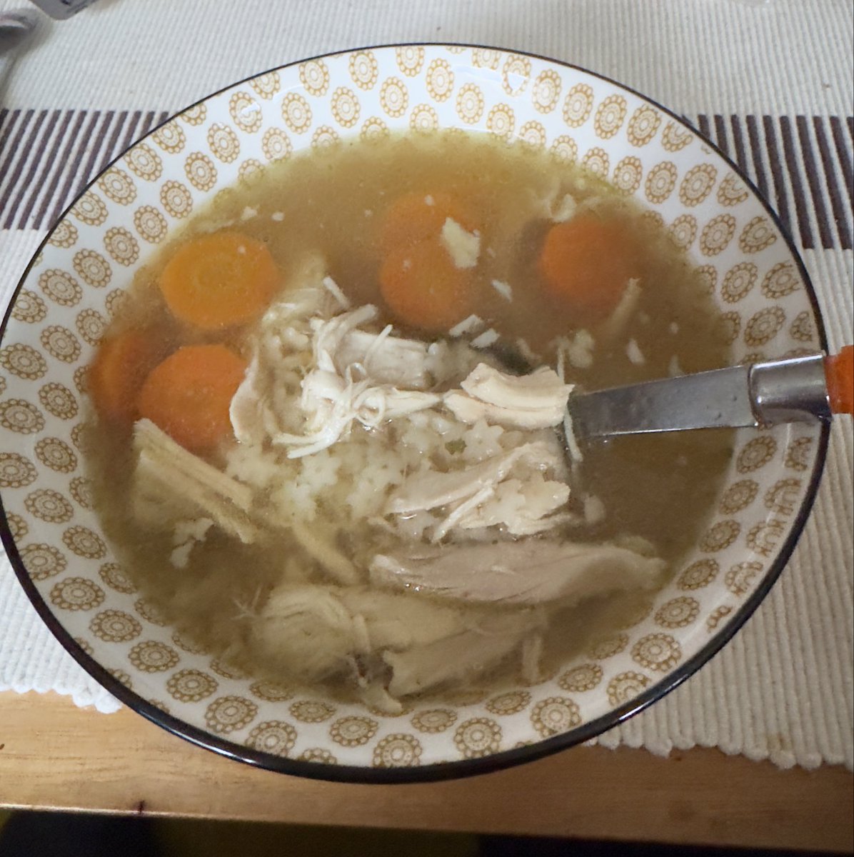Wir läuten hiermit offiziell die Hühnersuppen-Saison ein 🍲