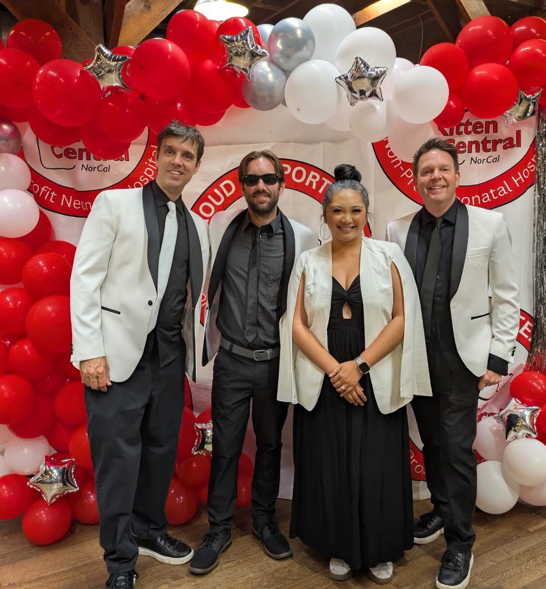 FastTimes80s's tweet image. Fast Times pre show pic at Kitten Central's Black Cat Blast fundraiser
#FastTimes80s #FastTimes #FastTimesBand #FastTimesLive #FastTimesRocks