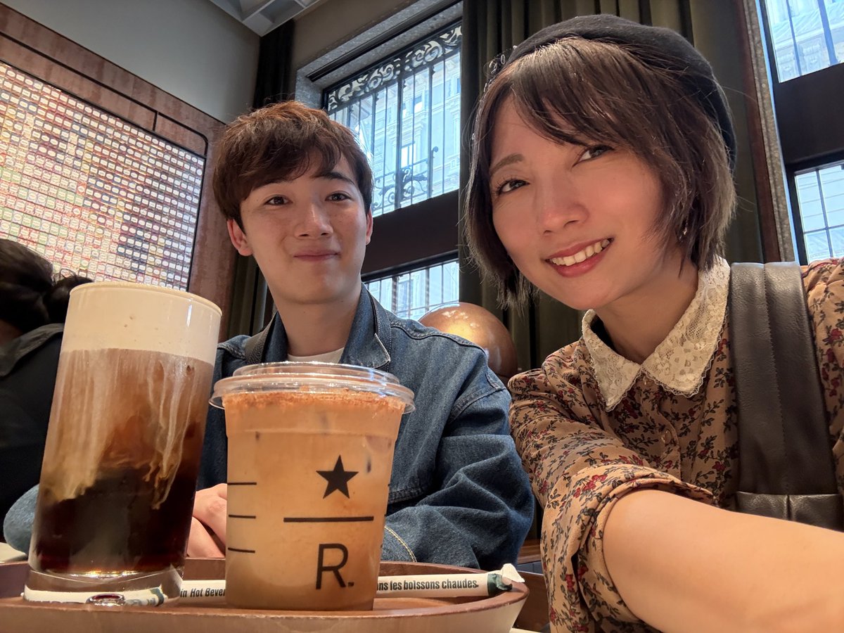piaolink's tweet image. 【世界一美しいスタバ】
世界に6軒しかないという「スターバックス・リザーブ・ロースタリー」のうちの1店舗、イタリアのミラノ
『スターバックス・リザーブ・ロースタリー』に来ました!様子がおかしい…
世界一美しい!!!
おしゃれすぎる!!!!