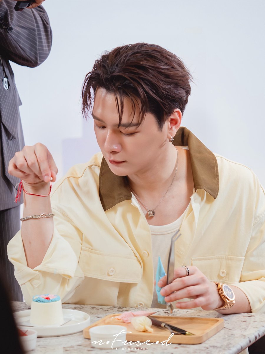 Salt Bae? 🤣

#ITSSKINxKristPerawat
#KristPerawat