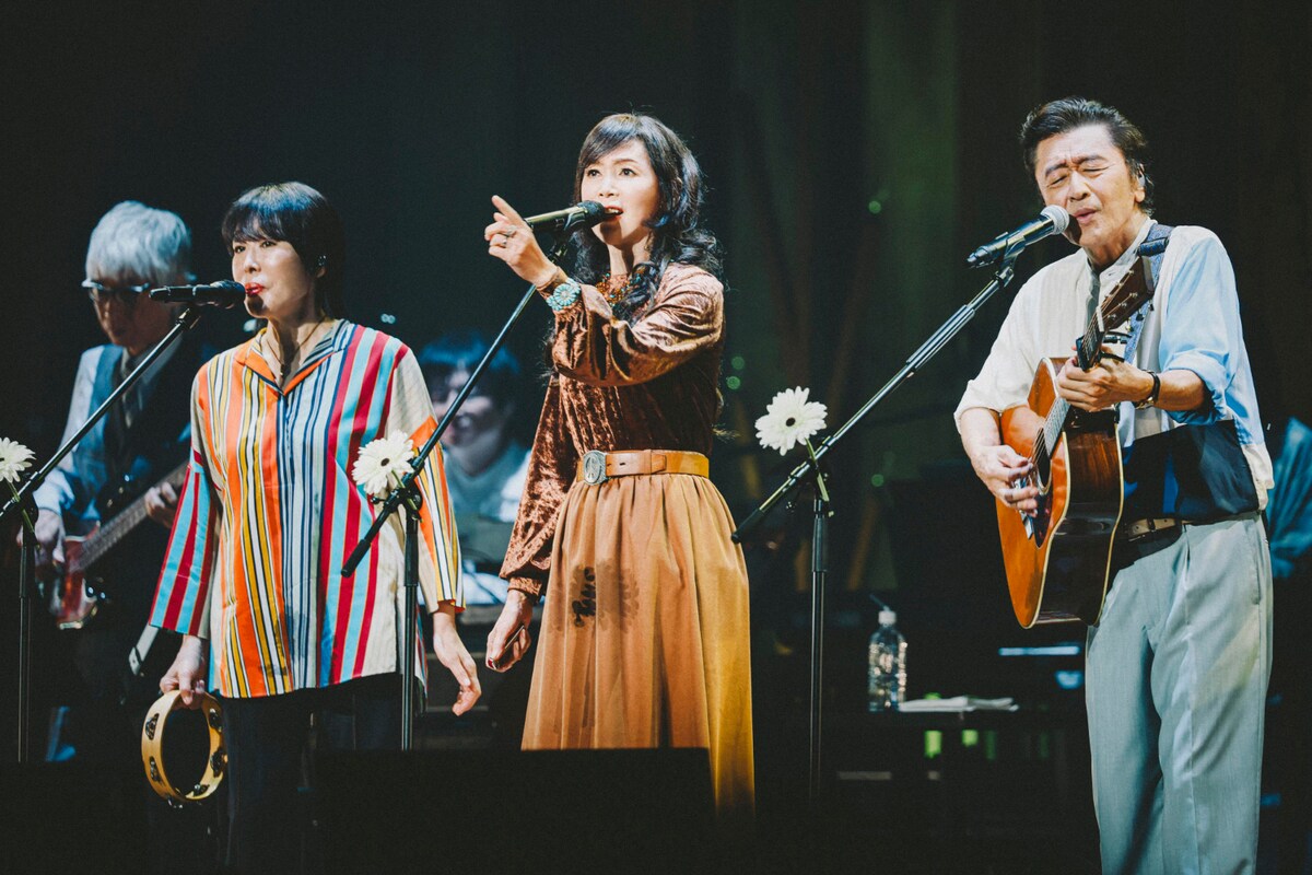 【ライブレポート】
桑田佳祐発案
「九段下フォーク・フェスティバル'25」🎊
natalie.mu/music/news/644…

シークレットゲストは…
🔸あいみょん
🔹桜井和寿
🔸竹内まりや
🔹原由子
🔸吉井和哉

一夜限りの豪華コラボに9000人が熱狂🔥

#九段下フォークフェス25