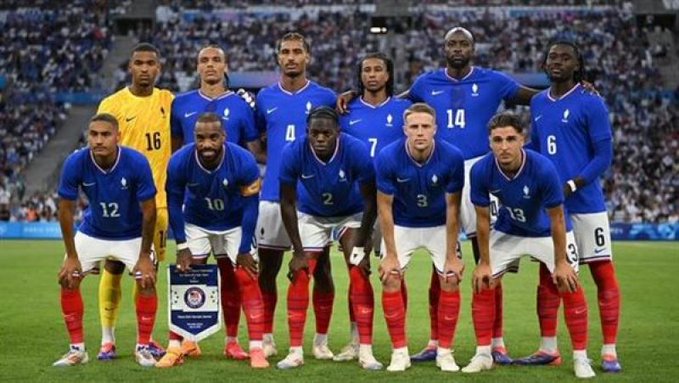 الذكاء الاصطناعي يتوقع نتيجة مباراة فرنسا ضد أيسلندا في تصفيات كأس العالم. 