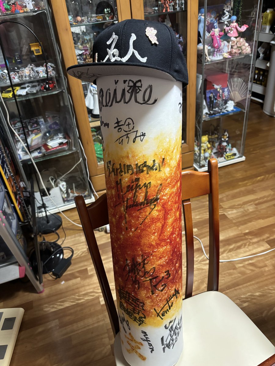 hamaji1214's tweet photo. 「ちくわ」
と
「リビング」
無事帰りつきました。
帰りの道中、視線を感じるのですが誰とも目が合わず。
みんなが優しい世界線www
みなさん、また来年お会いしましょーっ
#れとろげ9 #れとろげ #MGMF #ちくわ https://t.co/JvATvZTinE