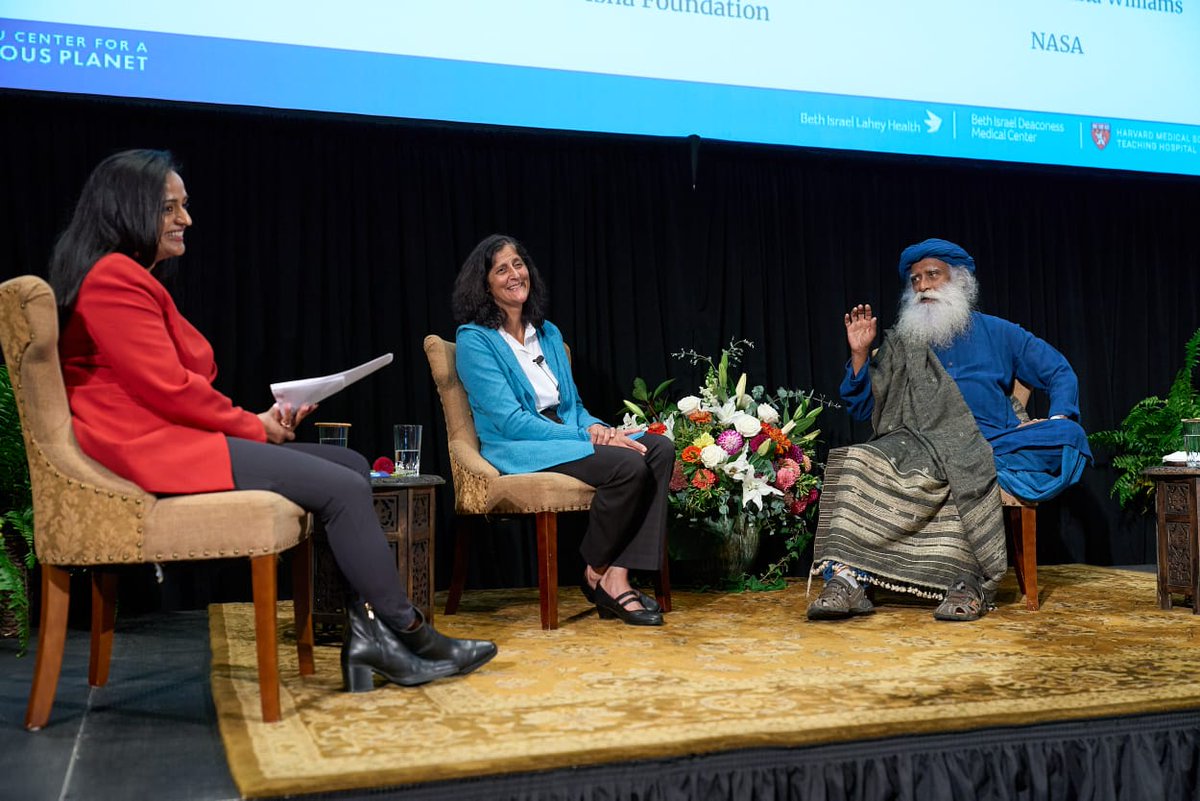SadhguruJV's tweet image. ‘Exploration’ implies a journey into unknown terrain- inward or outward. The difference between the two is: You turn inward for pure knowing. You turn outward for impact, for use or utility. Both are about the human longing to Know. The difference is only in the degree of the…