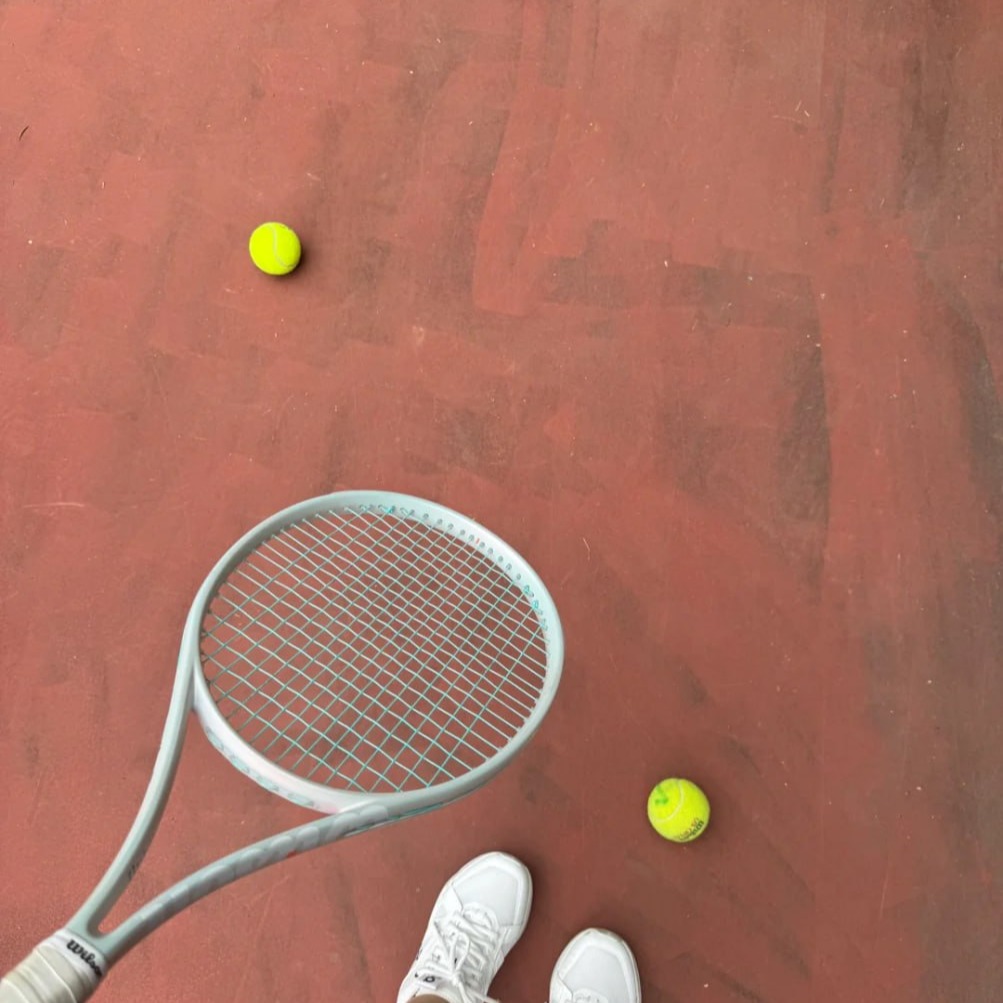 AdinewGalaxy's tweet image. Calm court. Clear mind. Sunday energy #SundayMood  #TennisLove #CourtStyle #FitAndFree #SelfCareSunday