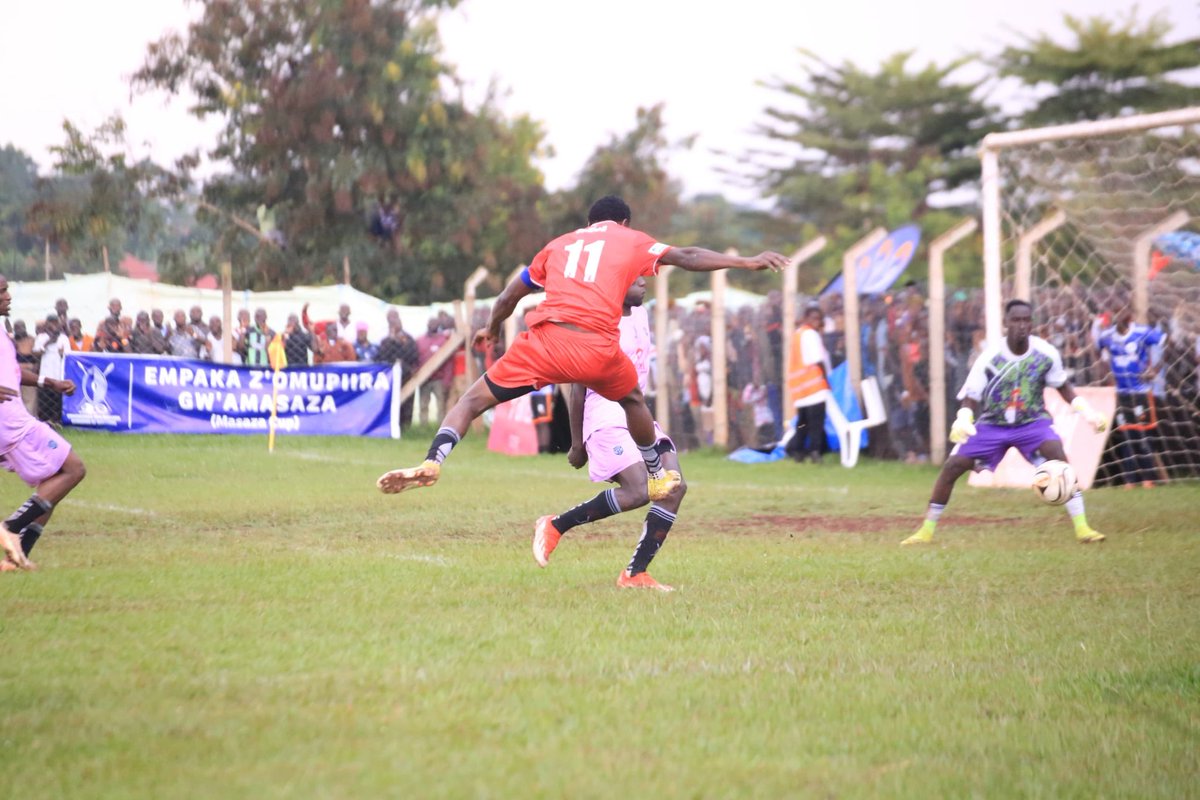 1st Leg Results | 2025 <a href="/MasazaCup_/">Masaza Cup ⚽</a> Semifinals:

🟣Bugerere 1–2 Ssingo🔴 (⚽Henry Wamala; Shaban Kayongo, Ismail Rwamitala)

🔵Buweekula 0-1 Kyaggwe🟢 (⚽Geoffrey Ssenyonga)

#GoLocal | 📸 Courtesy Images