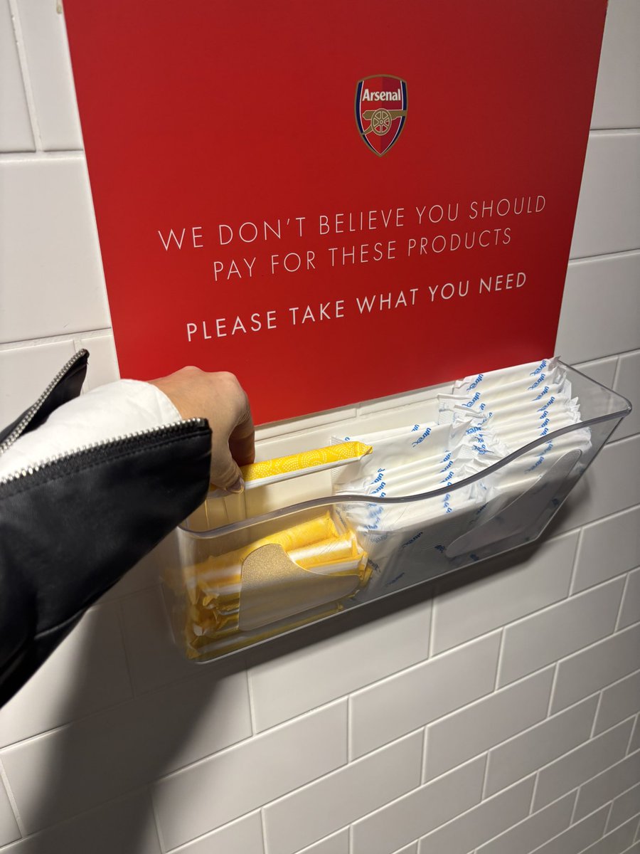 Love, love, LOVE this in toilets! 
Always found in #Arsenal and #BHAFC bathrooms, and it is ALWAYS appreciated! <a href="/ArsenalWFC/">Arsenal Women</a> <a href="/BHAFCWomen/">Brighton & Hove Albion Women</a> especially loved the Persil advert today 🩸🫧