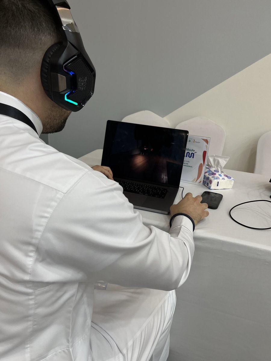 PromiseTeamDev's tweet image. تجربة لعبة Among The Strangers الاولى كانت في فعالية جام نمط القصة في مدينة جدة بدعم من @DGN_KSA وتشغيل @DevPlayGo 

وبدينا ناخذ تجارب الاعبين ونسألهم اسئلة في الاختيارات الي اختاروها وايش الفكرة الي وصلت لهم بعد التجربة. 

#IndieGameDev