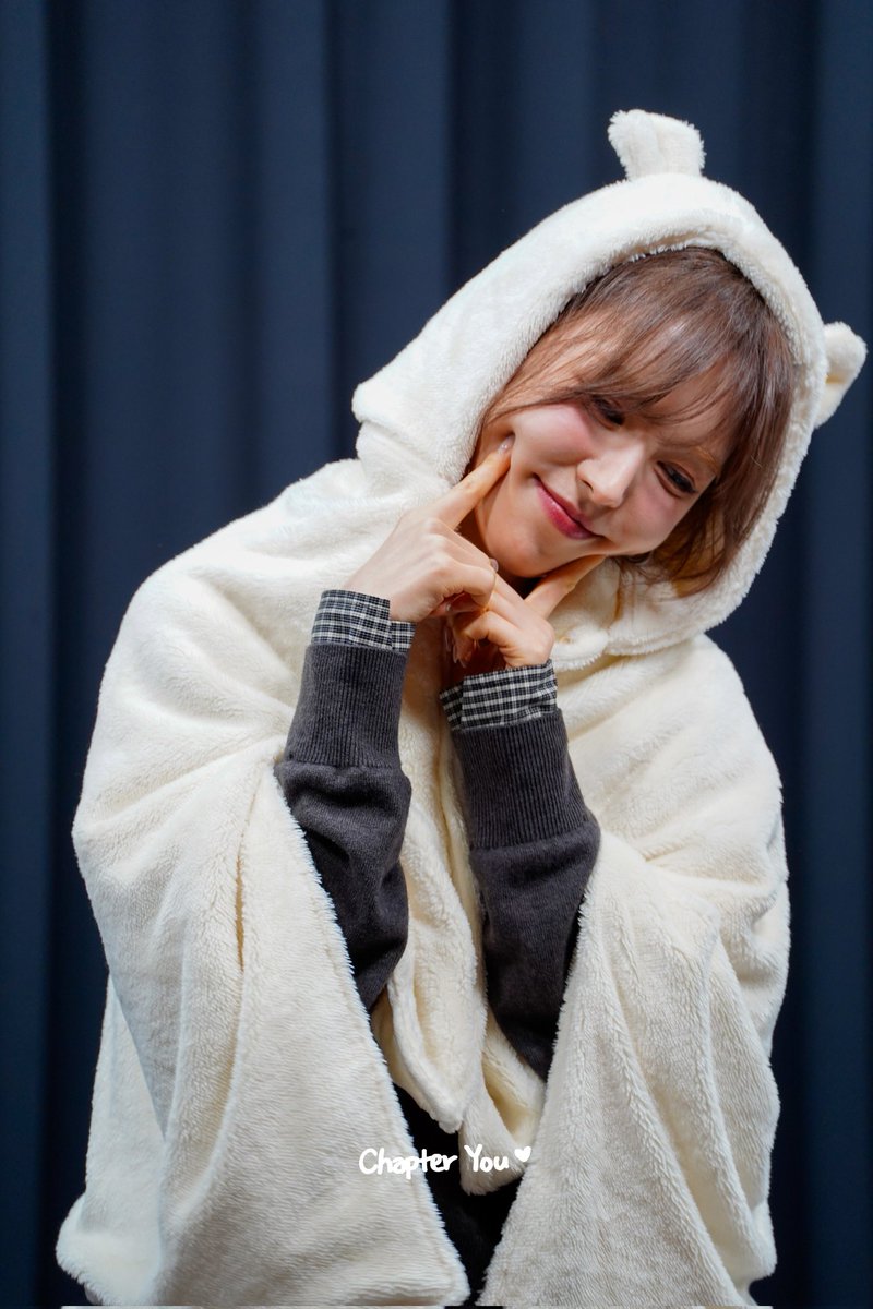 ChapterYou221's tweet image. 251012 메이크스타 팬싸인회
MAKESTAR Fansigning

#WENDY #웬디 #Sunkiss #CeruleanVerge #WENDY_Verge