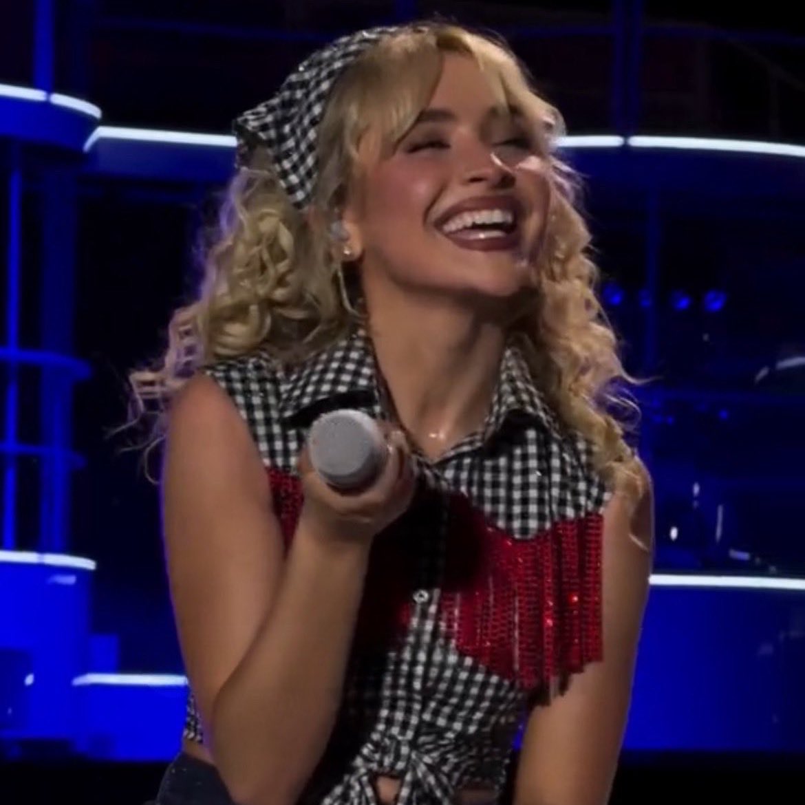 brinapresso's tweet image. queen of festivals 
#sabrinacarpenter #mansbestfriend #ACL2 #austincitylimits