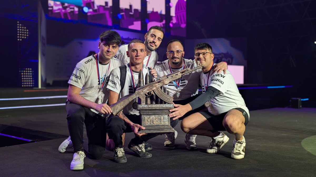 project_eversio's tweet image. What a comeback. What a team. What a trophy.