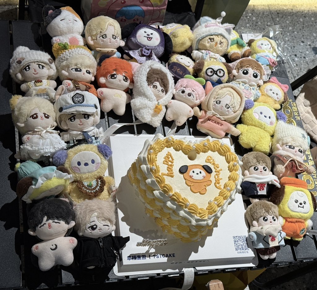 M__IN_aaaaa's tweet photo. Love you
Happy birthday  생일 축하합니다.
#JIMIN  #HAPPYJIMINDAY https://t.co/GnD96D49Dz