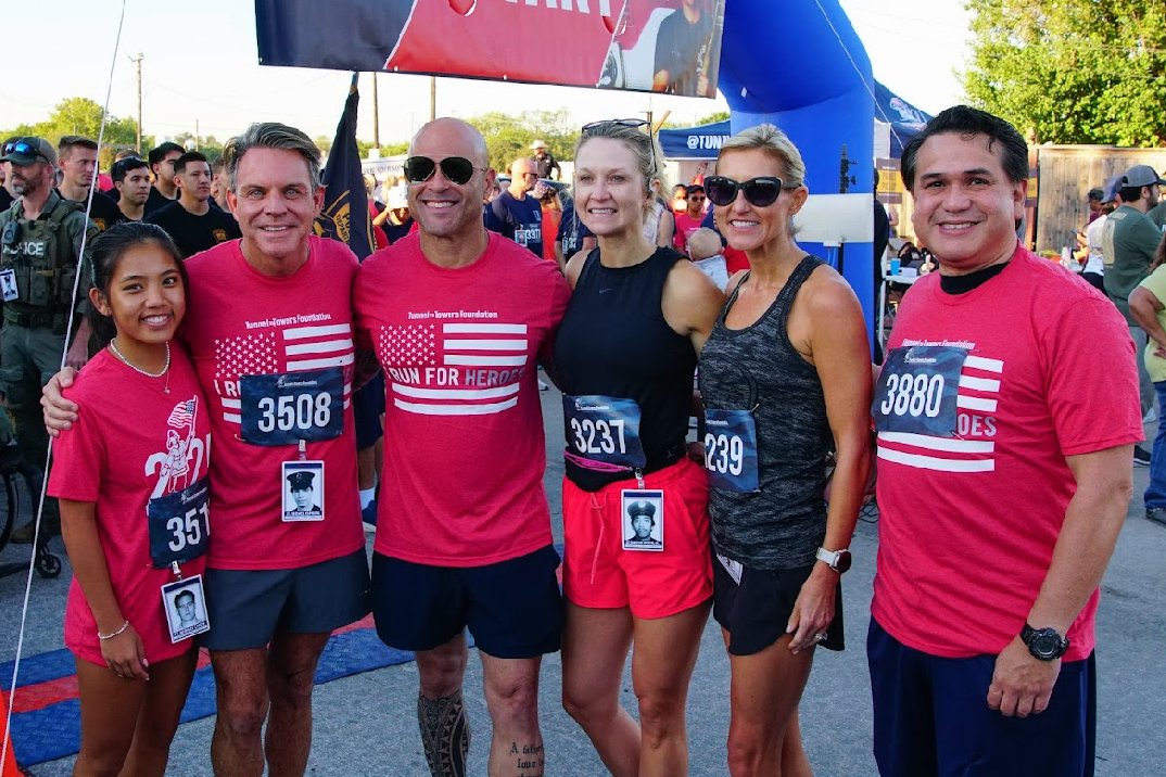 michaeldcrain's tweet image. Finished the @Tunnel2Towers 5K in 27:22! My legs are on strike today, but worth every step to back our first responders. Honored to run with @DPCEddieGarcia, @MattieParkerFW, @CarlosFloresFW, &amp;amp; @MacyHillFWC. Fort Worth stands strong thanks to these heroes! 🚨🏃🇺🇸 #TunnelstoTowers…