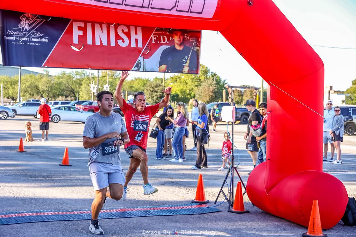 michaeldcrain's tweet image. Finished the @Tunnel2Towers 5K in 27:22! My legs are on strike today, but worth every step to back our first responders. Honored to run with @DPCEddieGarcia, @MattieParkerFW, @CarlosFloresFW, &amp;amp; @MacyHillFWC. Fort Worth stands strong thanks to these heroes! 🚨🏃🇺🇸 #TunnelstoTowers…